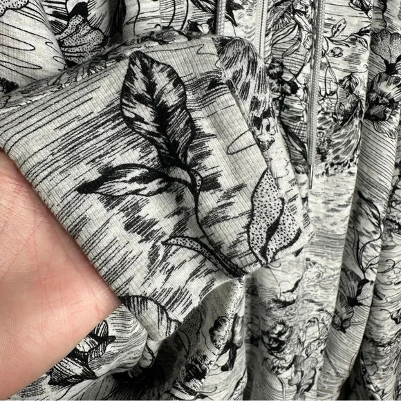 Athleta Grey Eden Floral Balance Zip-Up Hooded Sweatshirt Size 2X - Picture 5 of 10